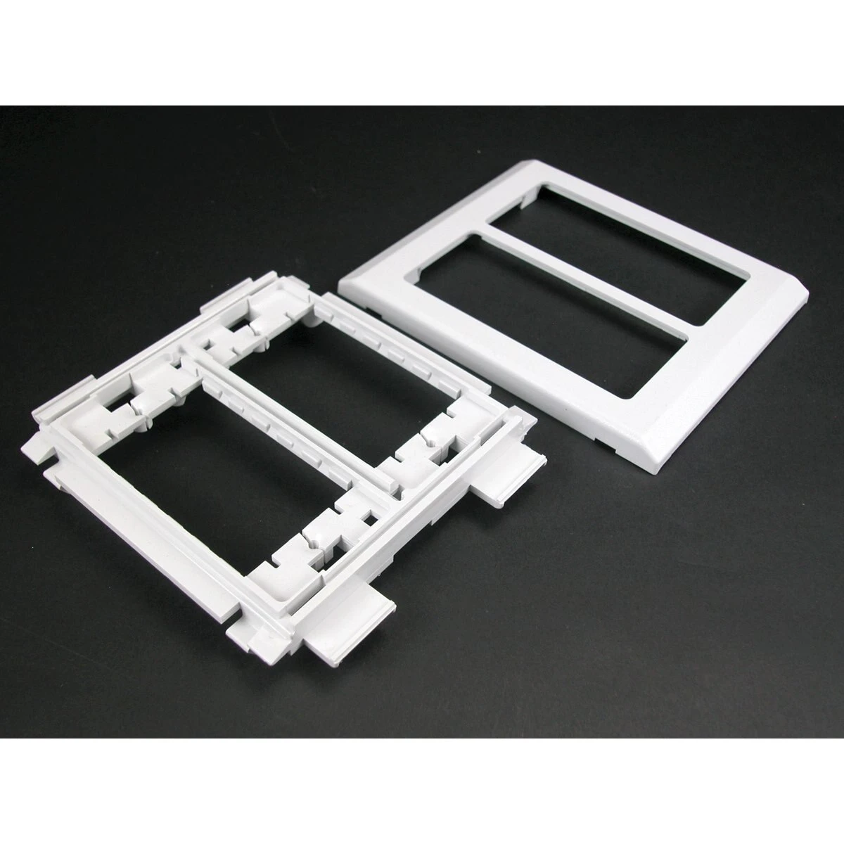 Bracket Fitting, Ivory, PVC
